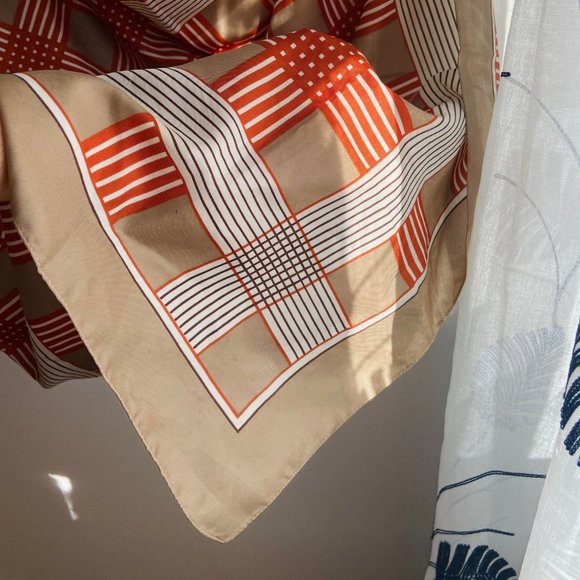 Vintage Brown Italian Scarf - Picture 4 of 5